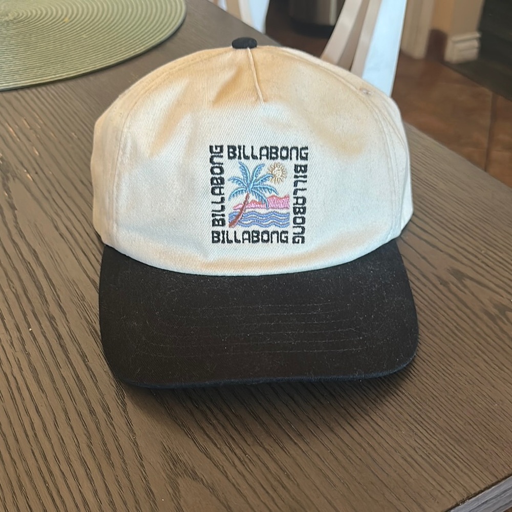 Billabong Cream and Black Cap